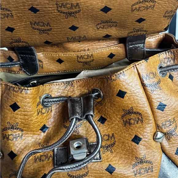 MCM Limited Edition Visetos made in Italy Drawstring Satchel/Crossbody bag - Picture 6 of 16